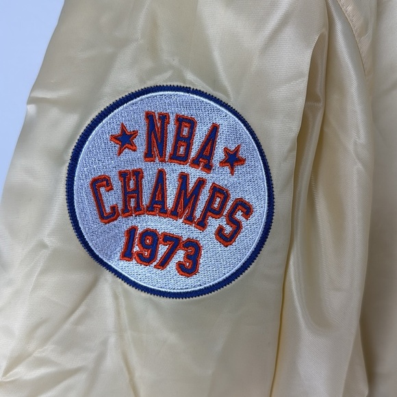 Mitchell & Ness Knicks Big & Tall Gold Satin New York Knicks Jacket NWT - Picture 5 of 12